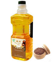 全自動六工(gōng)位食用油灌裝(zhuāng)機案例-核桃油